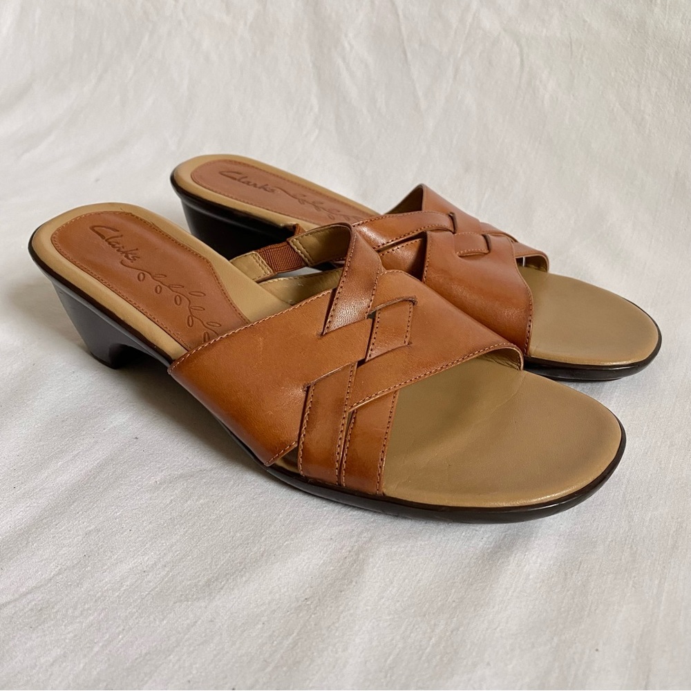 Clarks Tan Brown Leather Slide Sandals